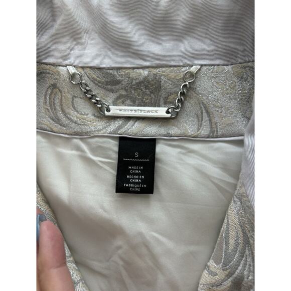 Chic Puffer Vest White Silver Quilted‎ Small Zip Up Zip Pockets Classy WHBM - Picture 7 of 7